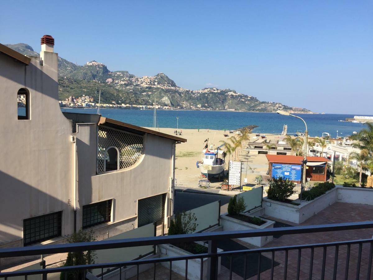 Casa Di Paolo Lejlighed Giardini Naxos Eksteriør billede
